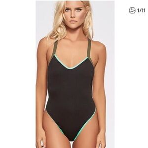 L*Space Color Block V-neck Cross-back Maniac One Piece Black Swimsuit Sz 8